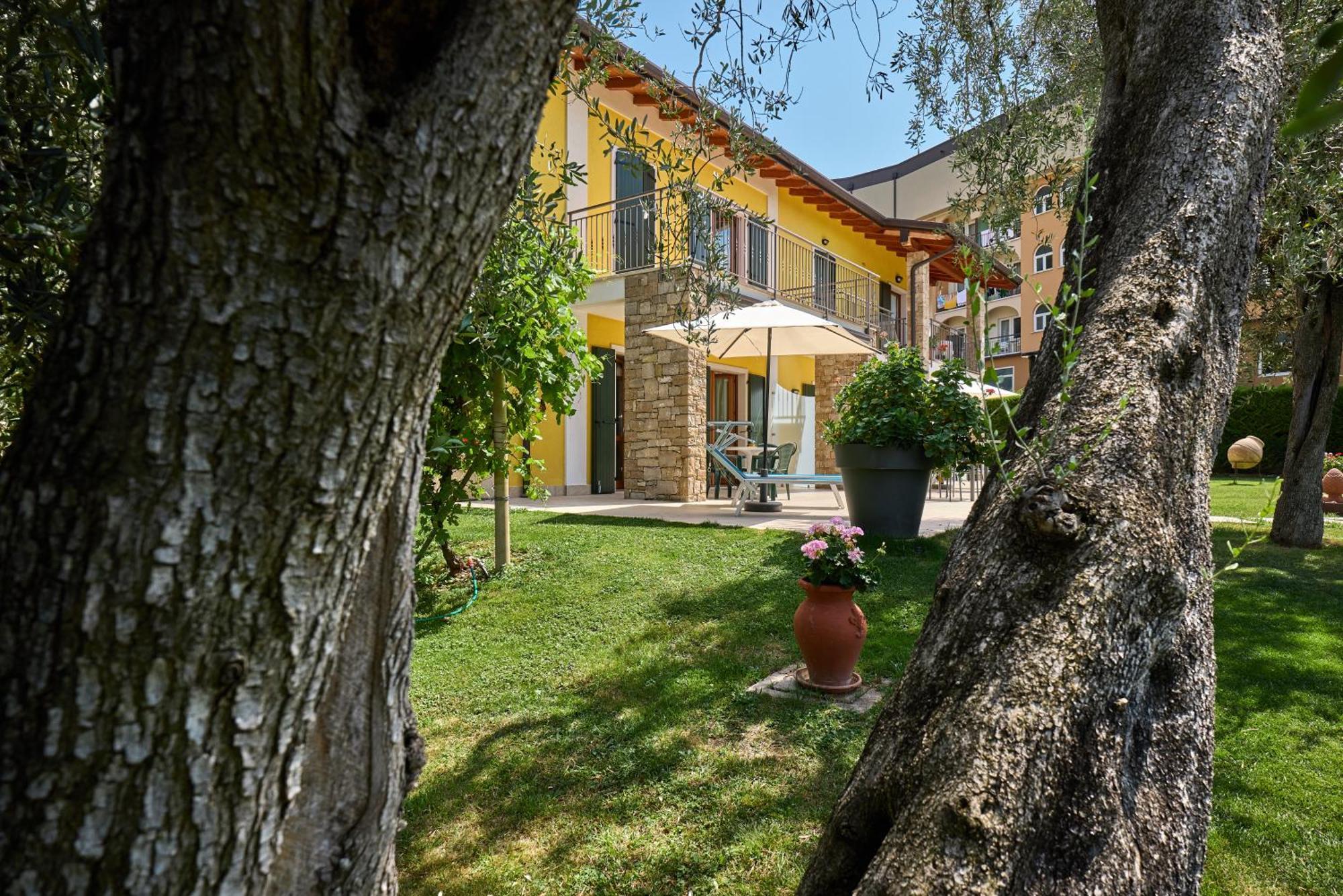 Casa Marisa Apartment มัลเชซิเน ภายนอก รูปภาพ