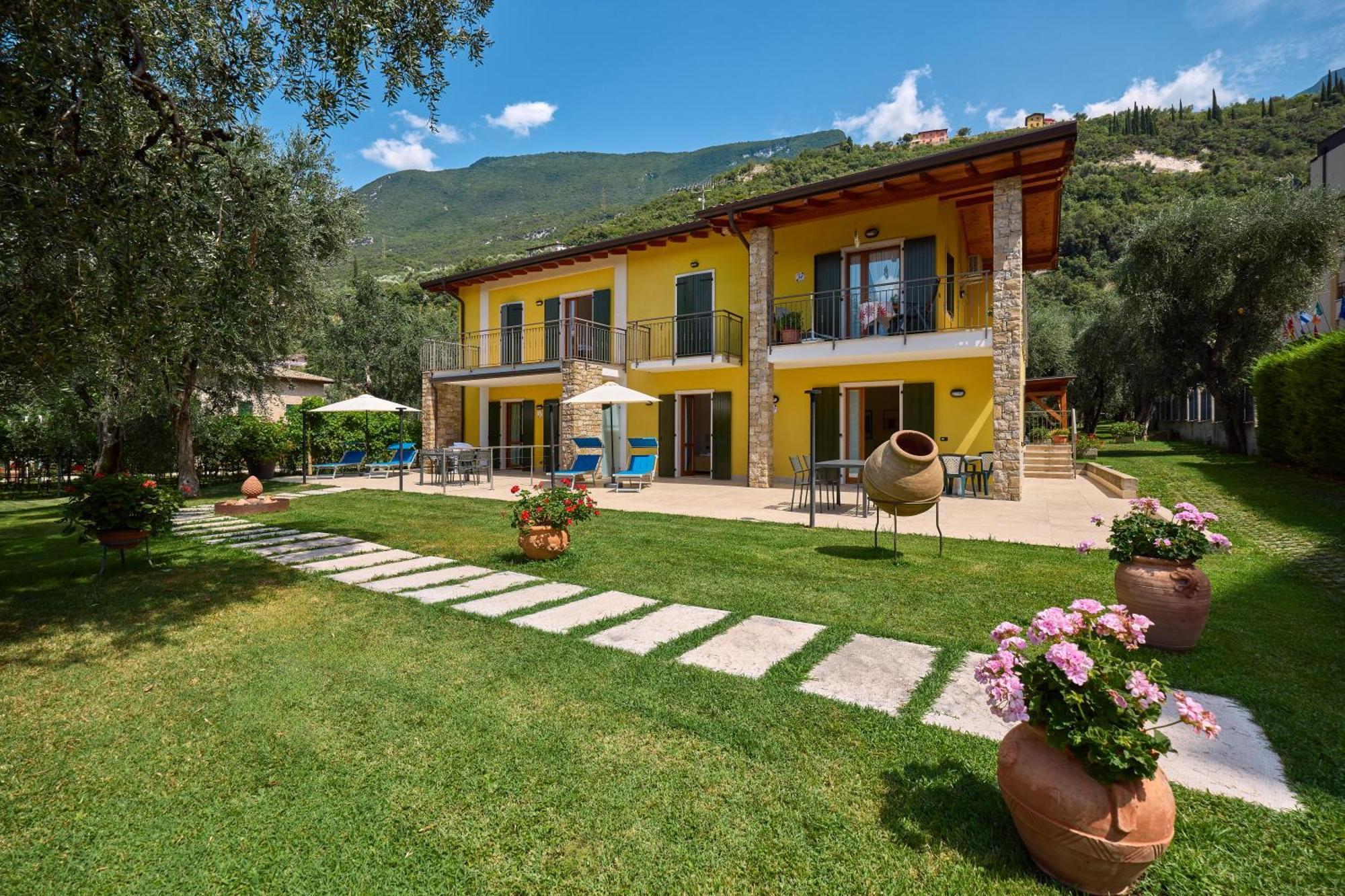 Casa Marisa Apartment มัลเชซิเน ภายนอก รูปภาพ